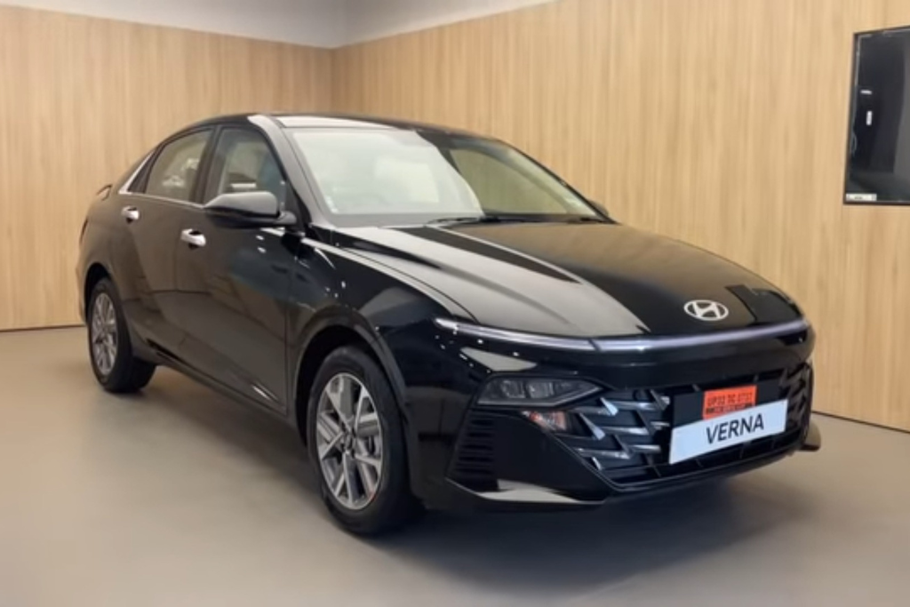 Hyundai Verna SX 2025