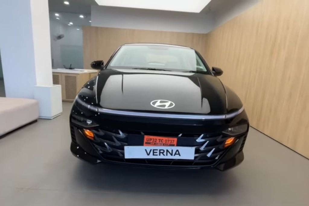 Hyundai Verna SX 2025